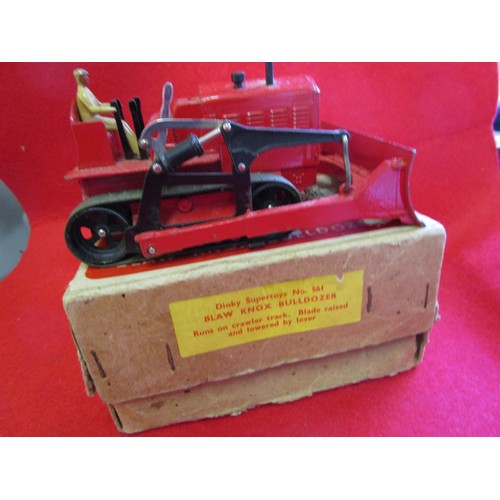 115 - A Dinkey Supertoys #561 Blaw Knox Bulldozer, boxed, ond Xmas label to top of box, vehicle good with ... 