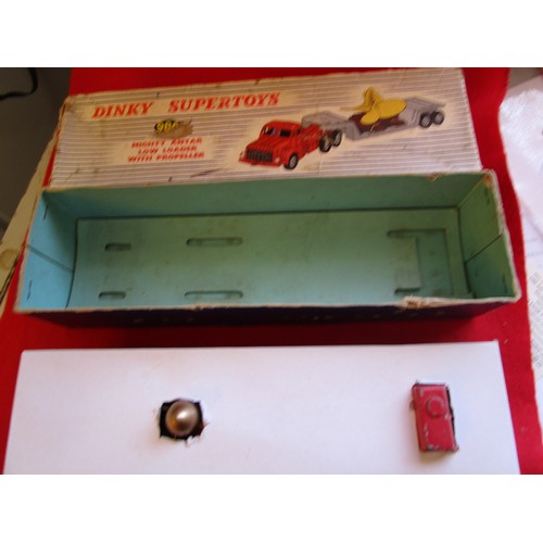 122 - Dinky Supertoys #986 Mighty Antar Low Loader with Propeller, boxed, some wear to paint and chips thr... 