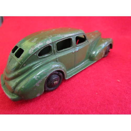 133 - Dinky Toys 39e Chrysler in green. Unboxed. Some chips to paintwork as per pictures, but original fin... 