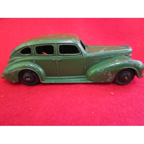 133 - Dinky Toys 39e Chrysler in green. Unboxed. Some chips to paintwork as per pictures, but original fin... 