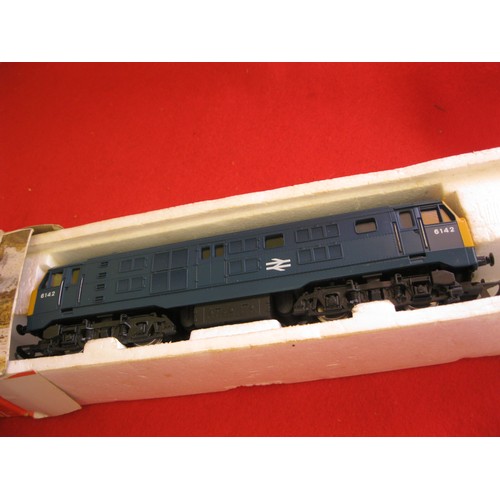 1035 - A boxed R337 Hornby BR Class 29 Diesel in blue livery, excellent, a BR Railfreight Class 58 engine, ... 