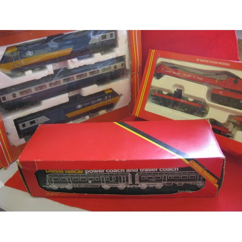 1041 - A Hornby High Speed Train Pack comprising R370 HST Power Car, R371 Dummy HST Power Car and R426 BR I... 