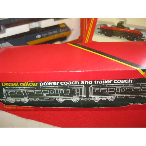 1041 - A Hornby High Speed Train Pack comprising R370 HST Power Car, R371 Dummy HST Power Car and R426 BR I... 