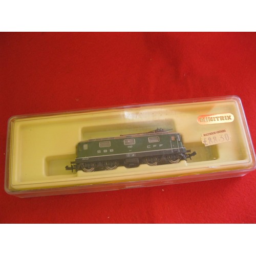 1046 - A Minitrix 2071 SBB FSS Pantographed 11127 Locomotive, cased, excellent condition