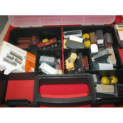 1070 - A hobby case filled with N gauge wagons by various manufacturers