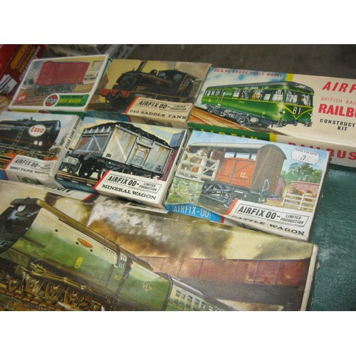 1303 - An assortment of 9 Airfix model railways comprising 3 OO/HO Raiway engines - the Schools Class engin... 