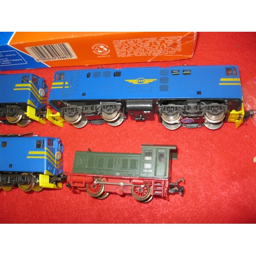 1090 - 3 Lima South African Railways Blue Train E444 Locomotives, a Lima DB Shunting Engine V20-030 and a p... 