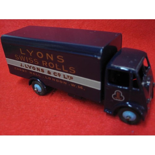 200 - 4 Dinky Guy Lorries ,Lyons ,Ever ready ,Slumberland and Robertson Golly Golden Shred Marmalade  all ... 