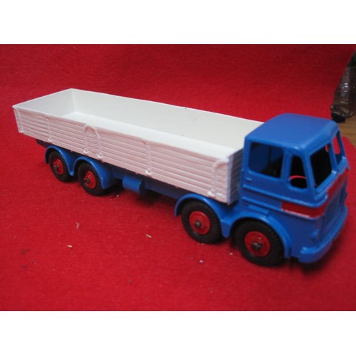 253 - Dinky Leyland Octopus Short sided 8-wheel lorry in very good condition (poss repaint)