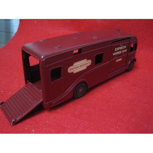 275 - Dinky Express Horse Box British rail in good original condition