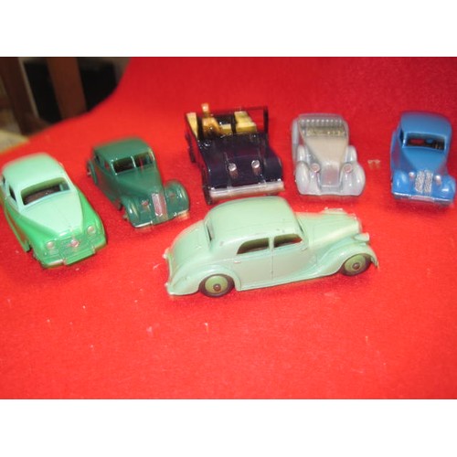 95 - A selection of 6 vintage Dinky Toys comprising Land Rover: 2 x 40A Riley: 156 Rover 75: Lagonda & Tr... 