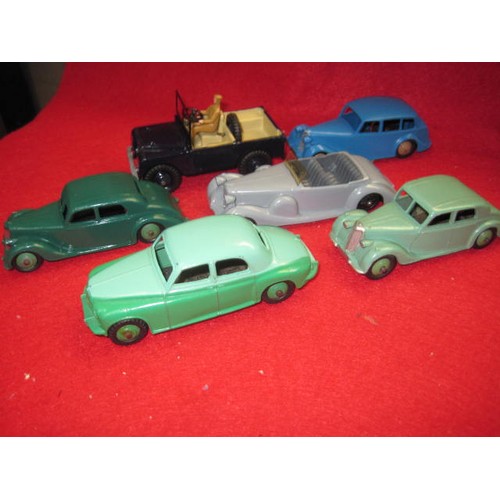 95 - A selection of 6 vintage Dinky Toys comprising Land Rover: 2 x 40A Riley: 156 Rover 75: Lagonda & Tr... 