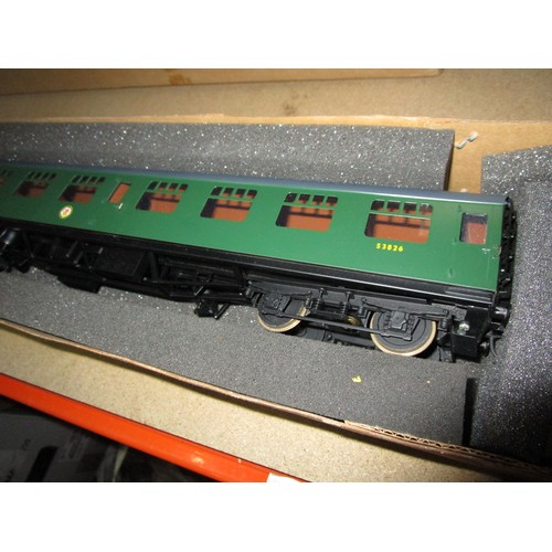 1115 - Chinese professional  commercial built O gauge Southern coach in original box unused numbered S3826