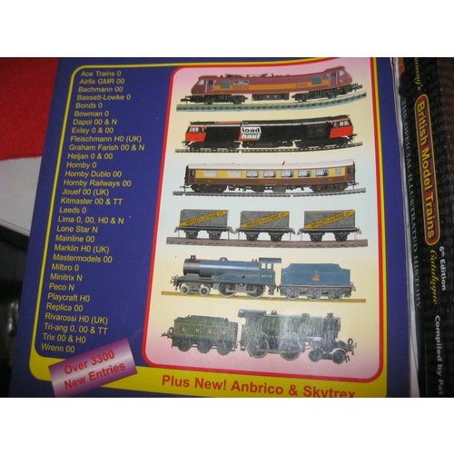 1323 - Ramsays British Model trains 5th and 6th Editions along with Hornby The Official Illustrated History... 