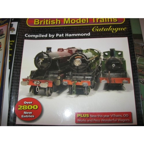 1323 - Ramsays British Model trains 5th and 6th Editions along with Hornby The Official Illustrated History... 