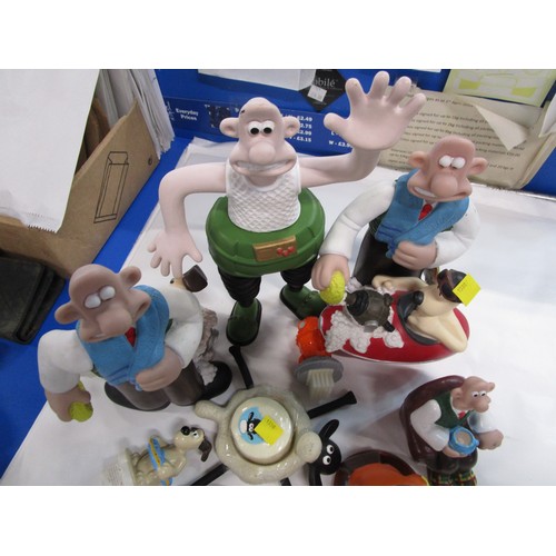 1330 - Various Wallace and gromit bubble bath items along with a Shaun soap dish and three nail cleaning br... 