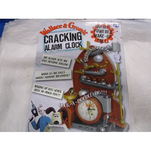 1334 - Hard to find collectable Wallace and Gromit cracking Alarm clock with marbles