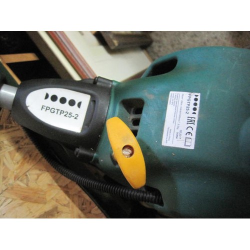 261 - A Petrol 25cc Pro Strimmer model FPGPT25-2 in working order