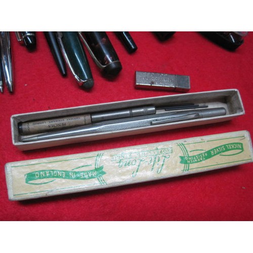 117 - A selection of vintage fountain pens and others