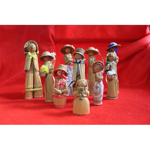 240 - Oriental wicker figures (boxed)