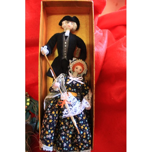 274 - Selection of antique and vintage dolls, some boxed, includes Oriental.