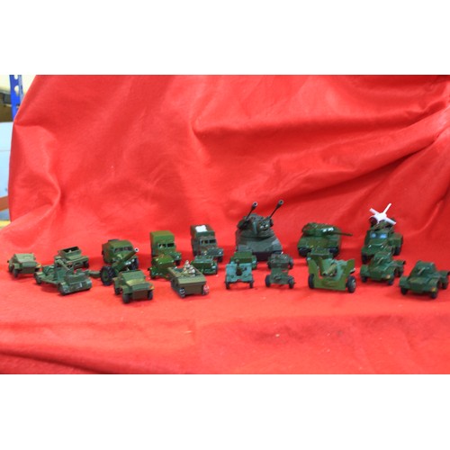 271 - An assortment of Dinky Toys military vehicles and weapons largely in good condition