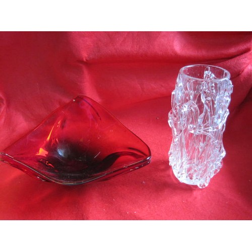 57 - A red glass bowl and an ornate glass vase