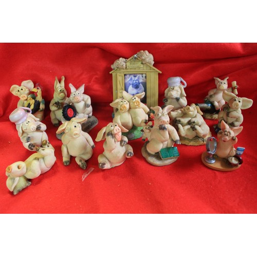 37 - Large amount of 'Piggins' figures and other pig figures