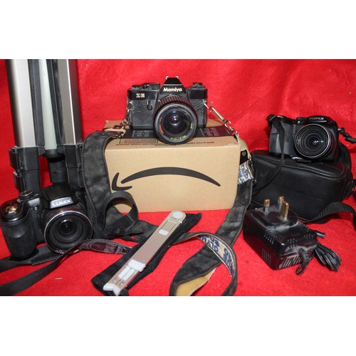 206 - A Mamiya ZE 35mm film camera with zoom lens, a Fujifilm and a Panasonic Lumix digital camera and a h... 