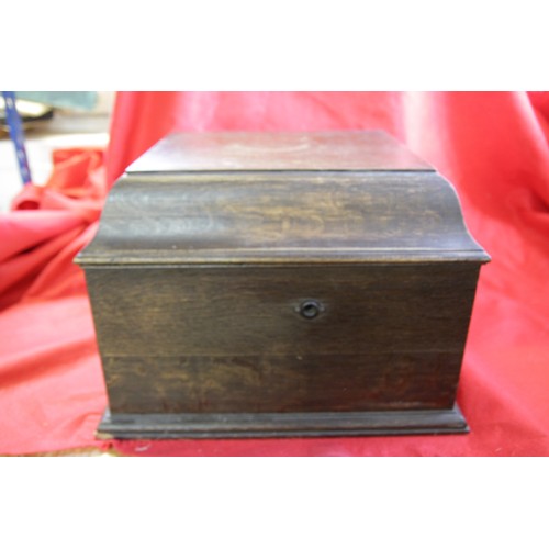 174 - A tabletop wind-up oak cased gramophone