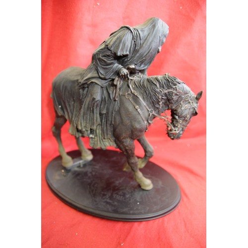 50 - Sideshow/Weta Collectibles
'Ringwraith & Steed' No. 8701
19.25 x 14.25 x 22.25in