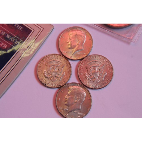 88 - Silver 1964 Kennedy half dollars and a selection of Crowns, plus x2 titanium rings