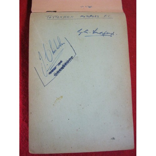 245 - Spurs/Tottenham Hotspur FC Interest: A vintage autograph album featuring the signatures of the 1947/... 