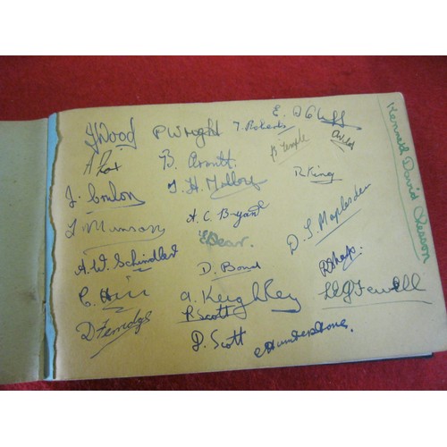 245 - Spurs/Tottenham Hotspur FC Interest: A vintage autograph album featuring the signatures of the 1947/... 