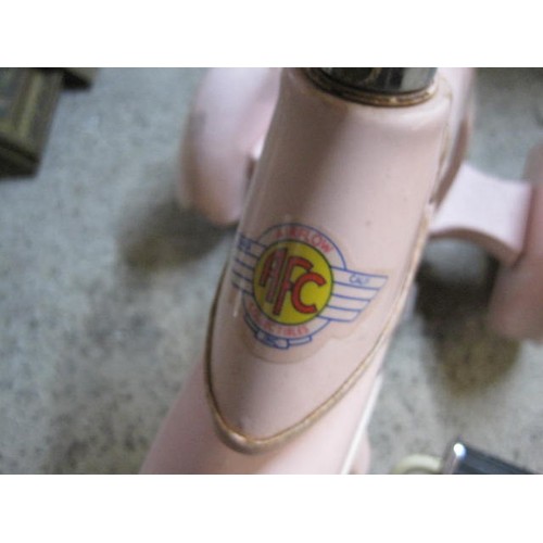 301 - AFC Airflow vintage 'Sky Princess' trike This item is in very good condition for age. All tyres look... 