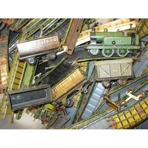 199 - Rare Bing Tabletop train  wagons and plenty of track track in the much harder to find 'OO' gauge
Loc... 