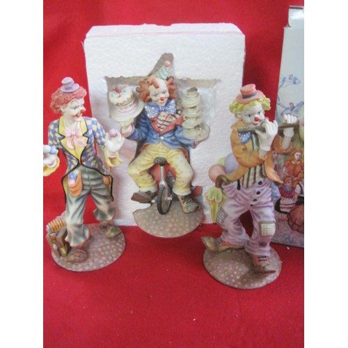 79 - 3 Leonardo Collection clown figures 'Clowning Around', one boxed, comprising unicyclist clown (boxed... 