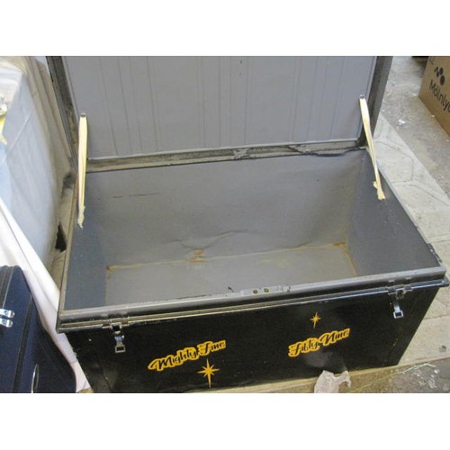 18 - A large Ford branded metal chest