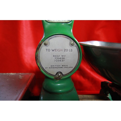 25 - Set of vintage scales