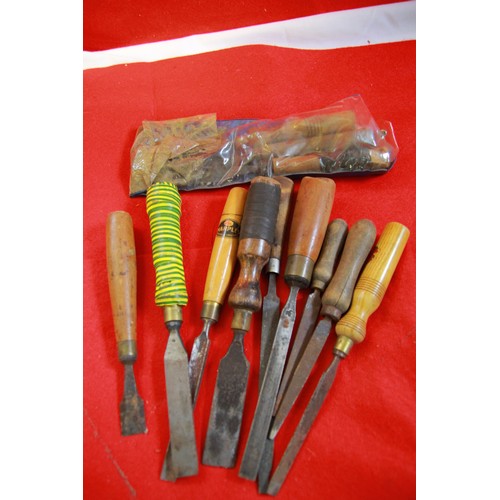 188 - A box of tools, mainly woodworking chisels