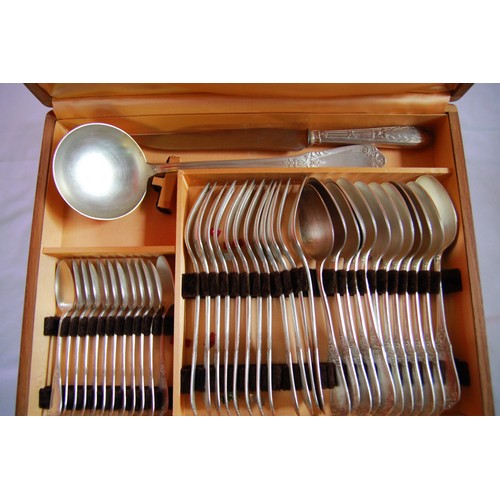 25 - A vintage canteen of cutlery of French origin, plus various other cutlery items, some in silver.