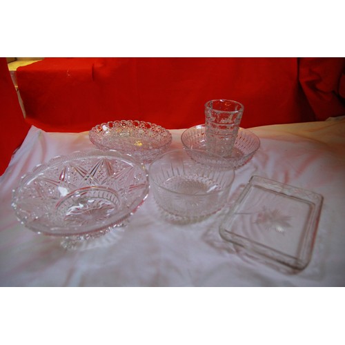 58 - x2 boxes of antique glassware