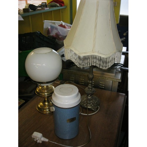 112 - A pair of brass table lamps (glass shade a/f to one) and a vintage Thermos flask