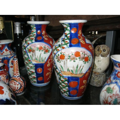 59 - A selection of smaller Imari vases and other items