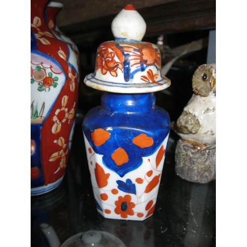 59 - A selection of smaller Imari vases and other items