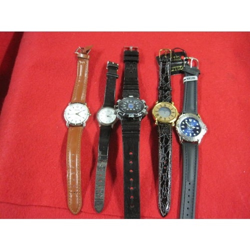 291 - A selection of watches in working order with leather straps, to include a Citizen '3 Lions' vintage ... 