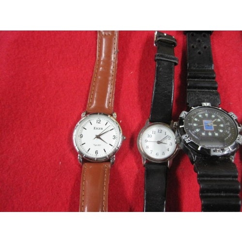 291 - A selection of watches in working order with leather straps, to include a Citizen '3 Lions' vintage ... 