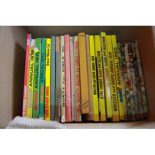 21 - A box of children's annuals from the 70s and 80s