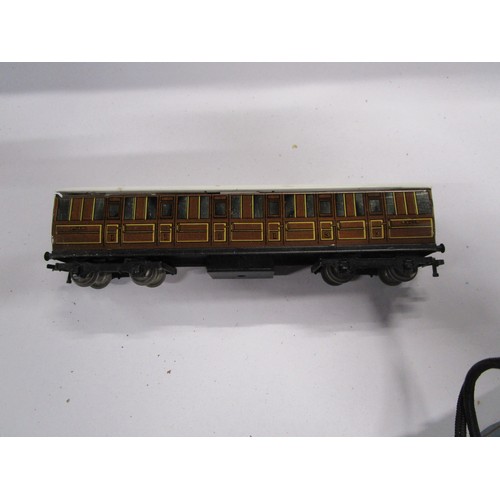 51 - A three rail Hornby Dublo Gresley coach in original box.
One end flap missing to box .
Coach is in g... 