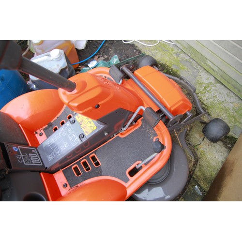 107 - A Husqvarna T13 AWD Ride-on Lawnmower, recently serviced, in full working order